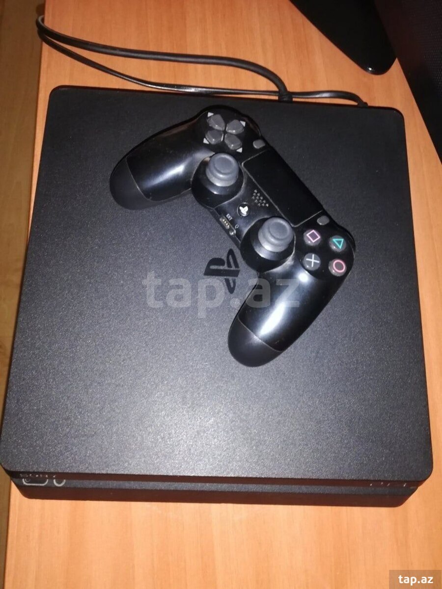 Sony PlayStation 4 (2)
