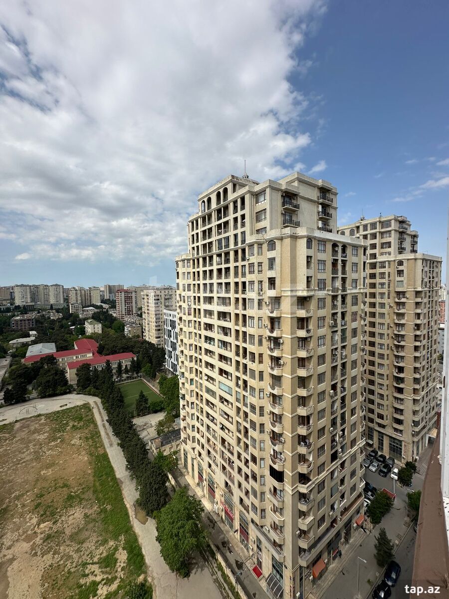 4-otaqlı yeni tikili, İnşaatçılar m., 130 m² (3)