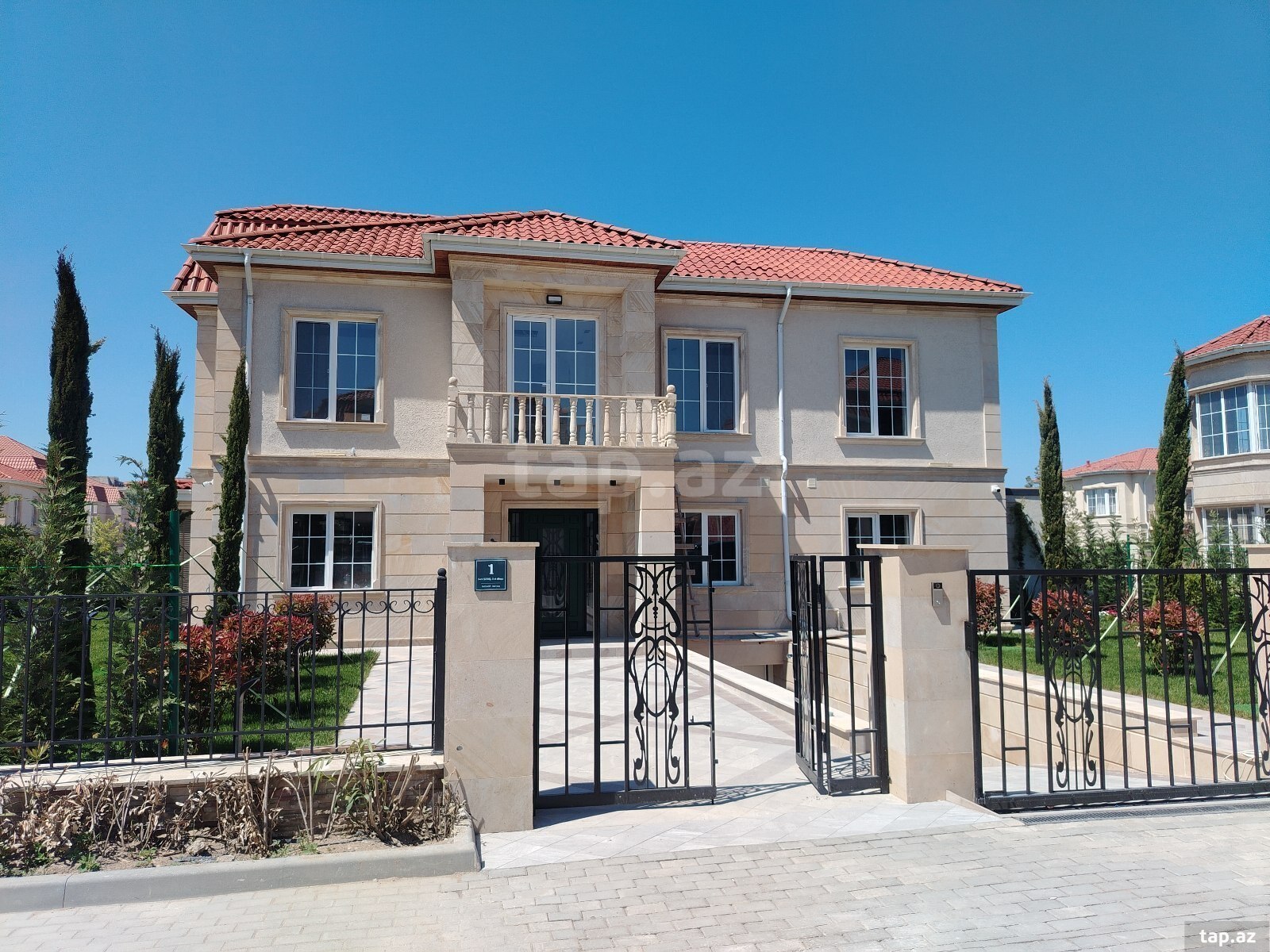 Qapı, pəncərə və torların yığılması və təmiri  (9)