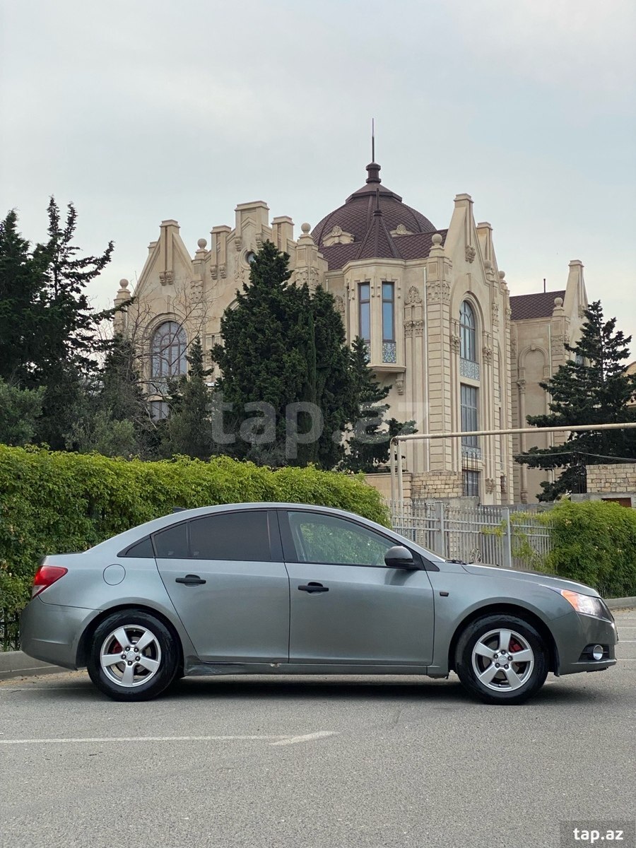 Chevrolet Cruze, 2011 il (4)