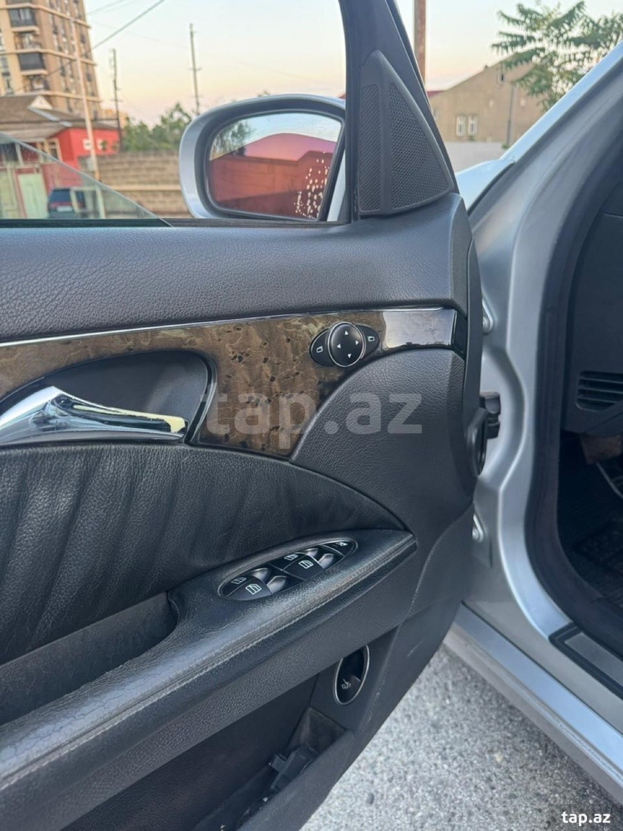 Mercedes E 270, 2003 il (8)
