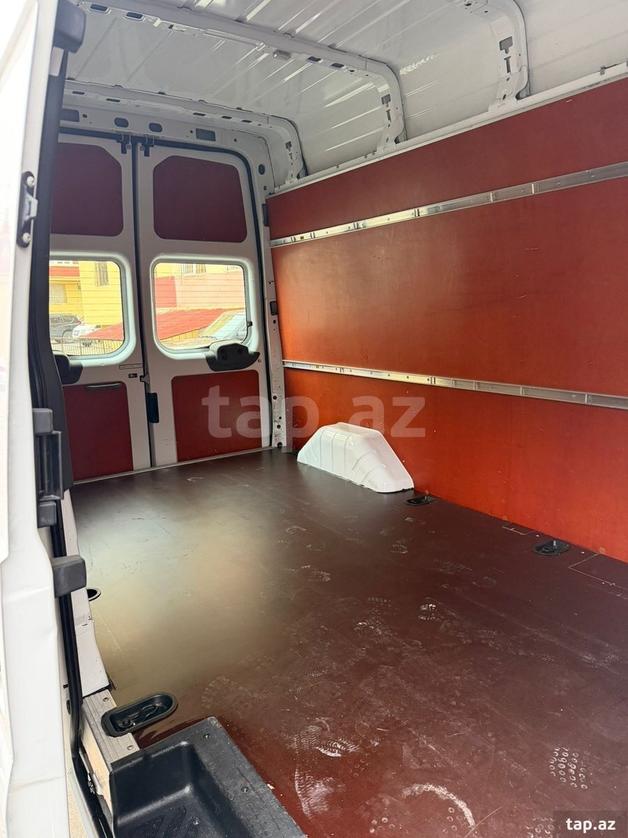 Ford Transit, 2009 icarəsi (6)