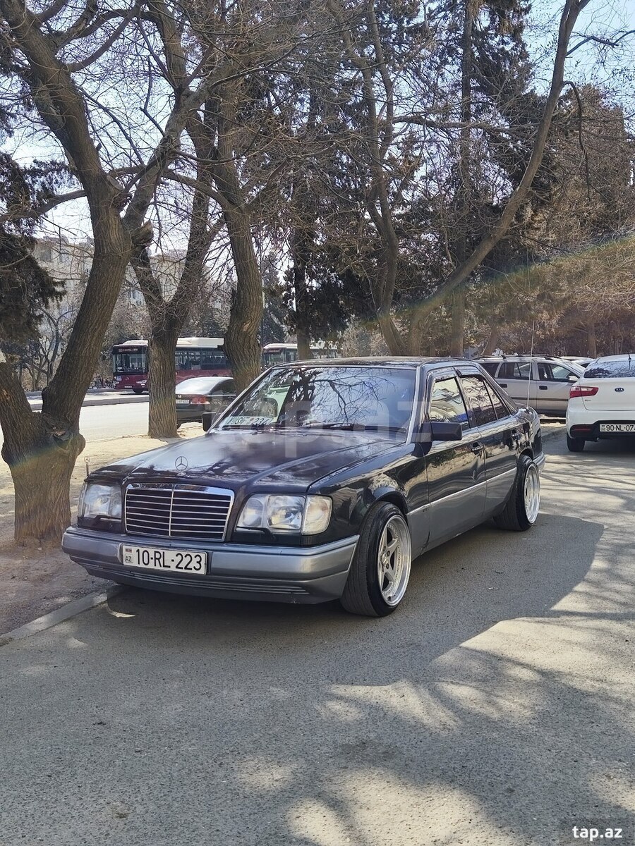 Mercedes E 220, 1994 il (13)