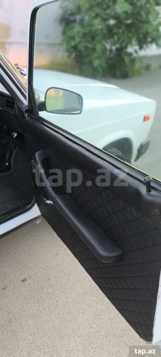 LADA (VAZ) 2107, 2001 il (9)