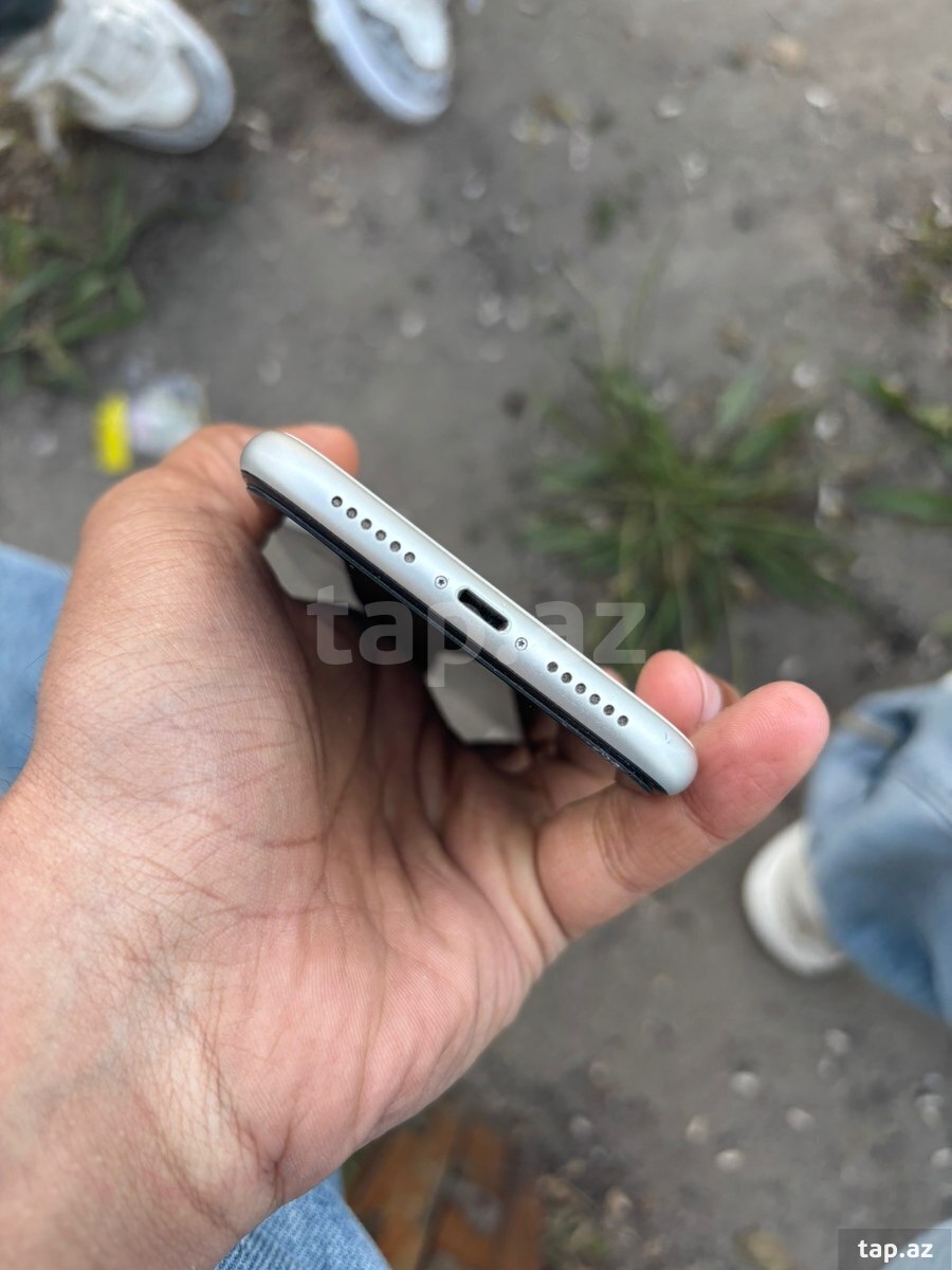 Apple iPhone 11 White 64GB/4GB (4)