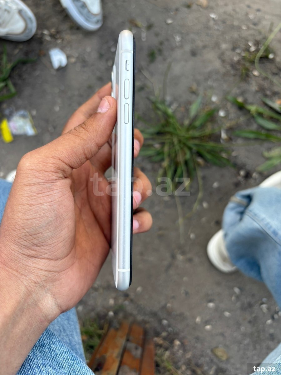 Apple iPhone 11 White 64GB/4GB (6)
