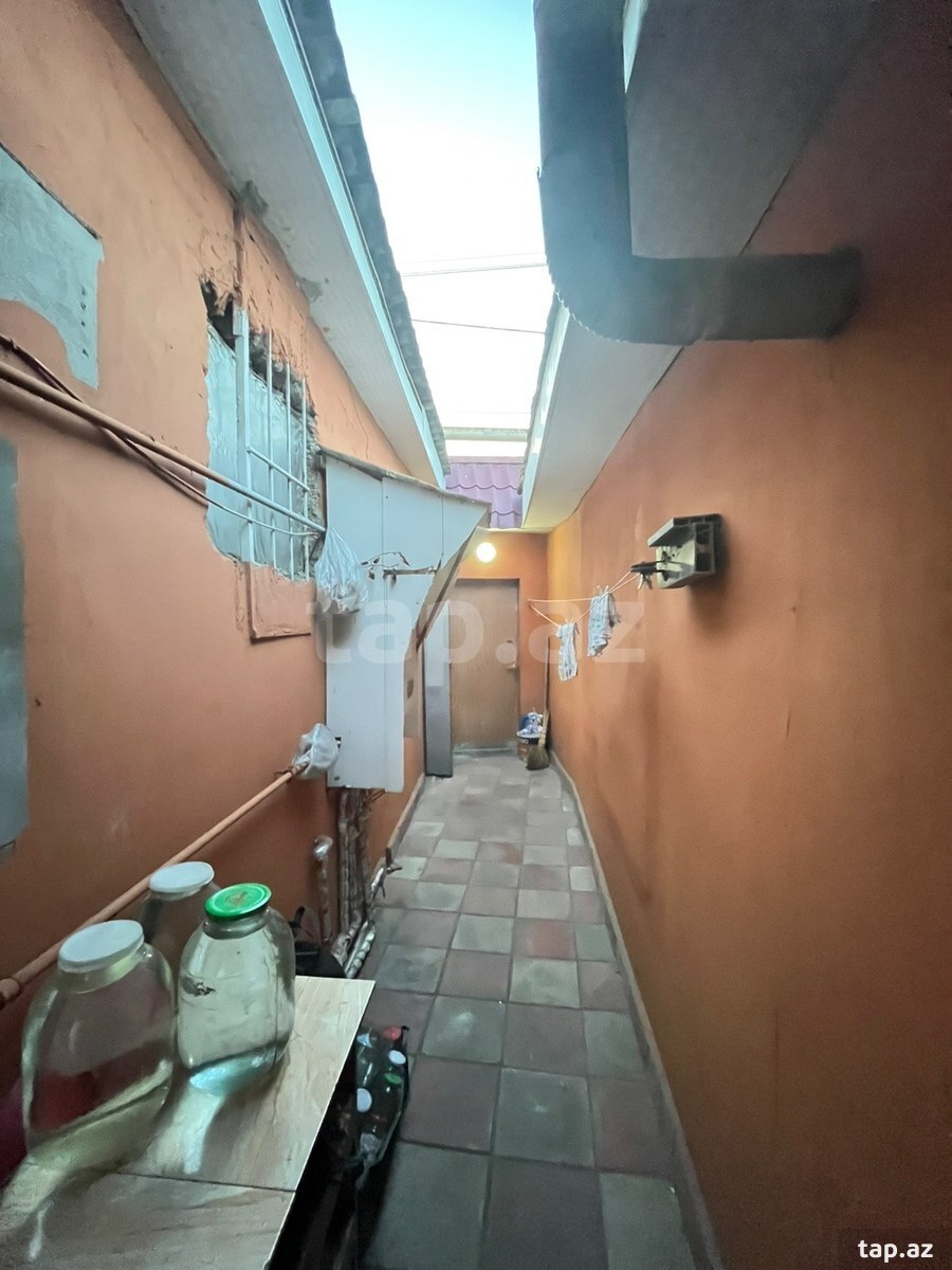 Həyət evi, 8 Noyabr pr.