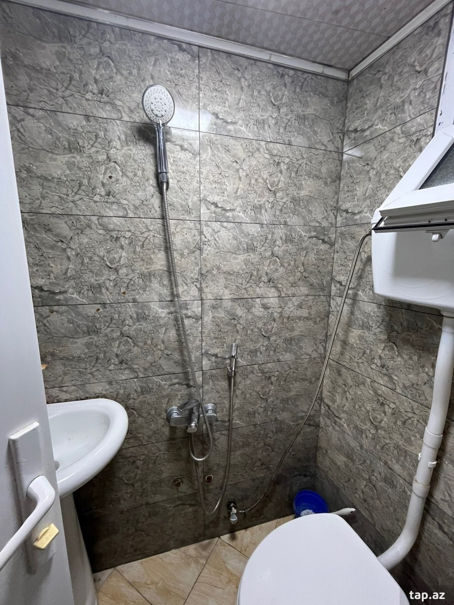 Həyət evi, 8 Noyabr pr. (8)