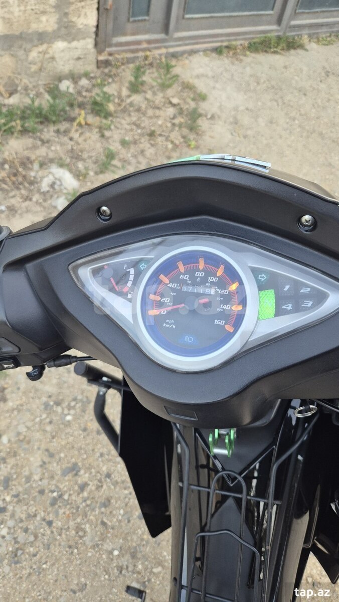 Moped, 2020 il (5)
