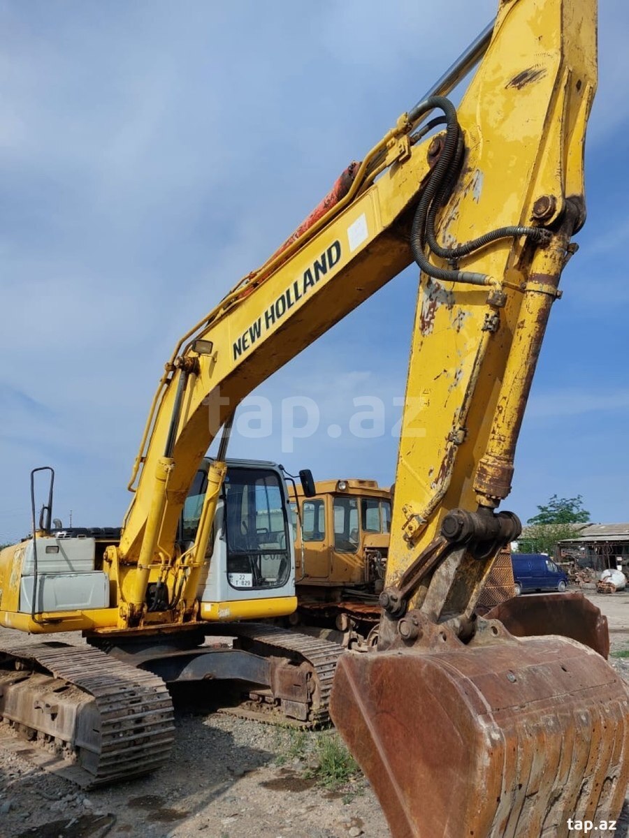 New Holland E215B 2007 il (3)