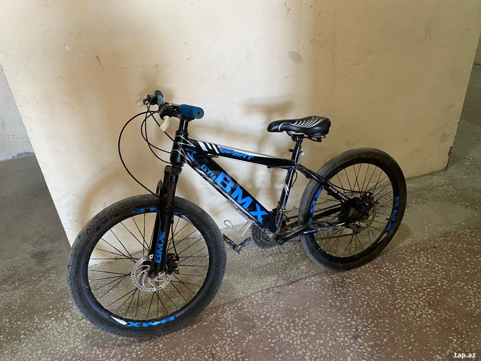 Velosiped BMX