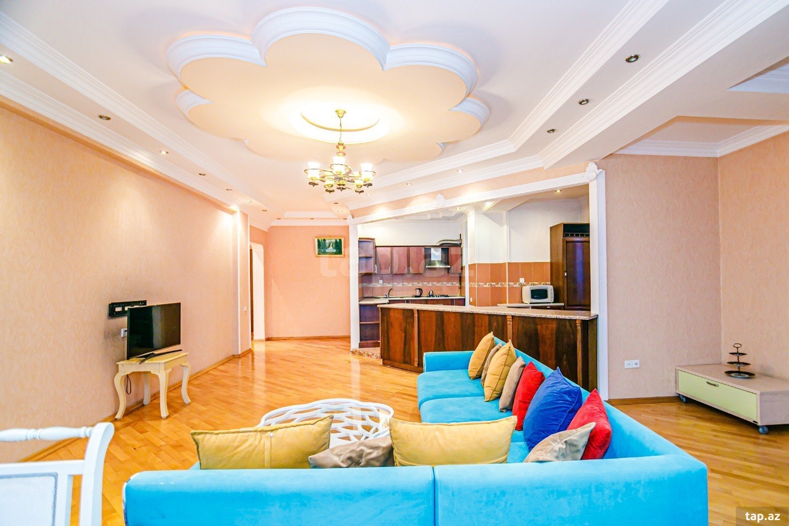 2-otaqlı yeni tikili kirayə verilir, Rəşid Behbudov küç., 120 m²
