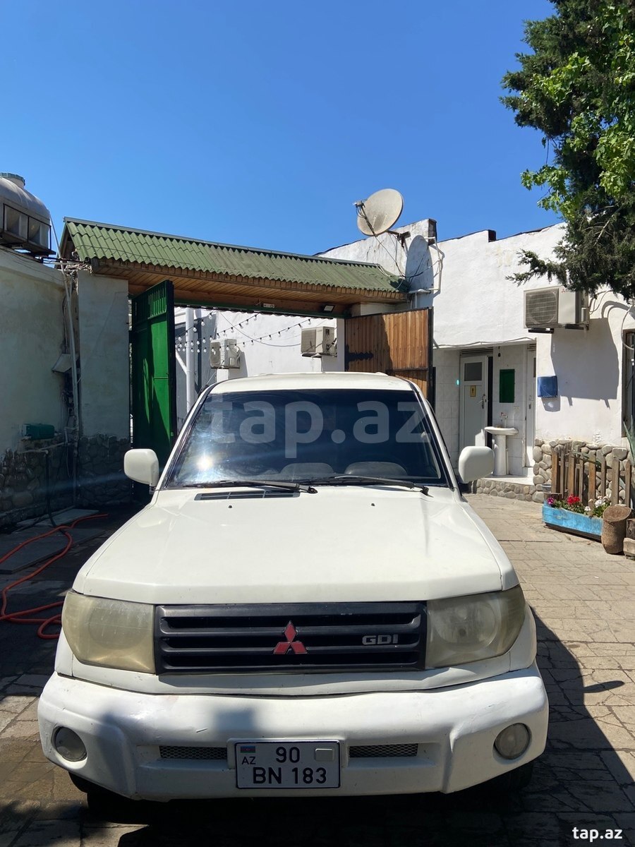 Mitsubishi Pajero io, 1999 il