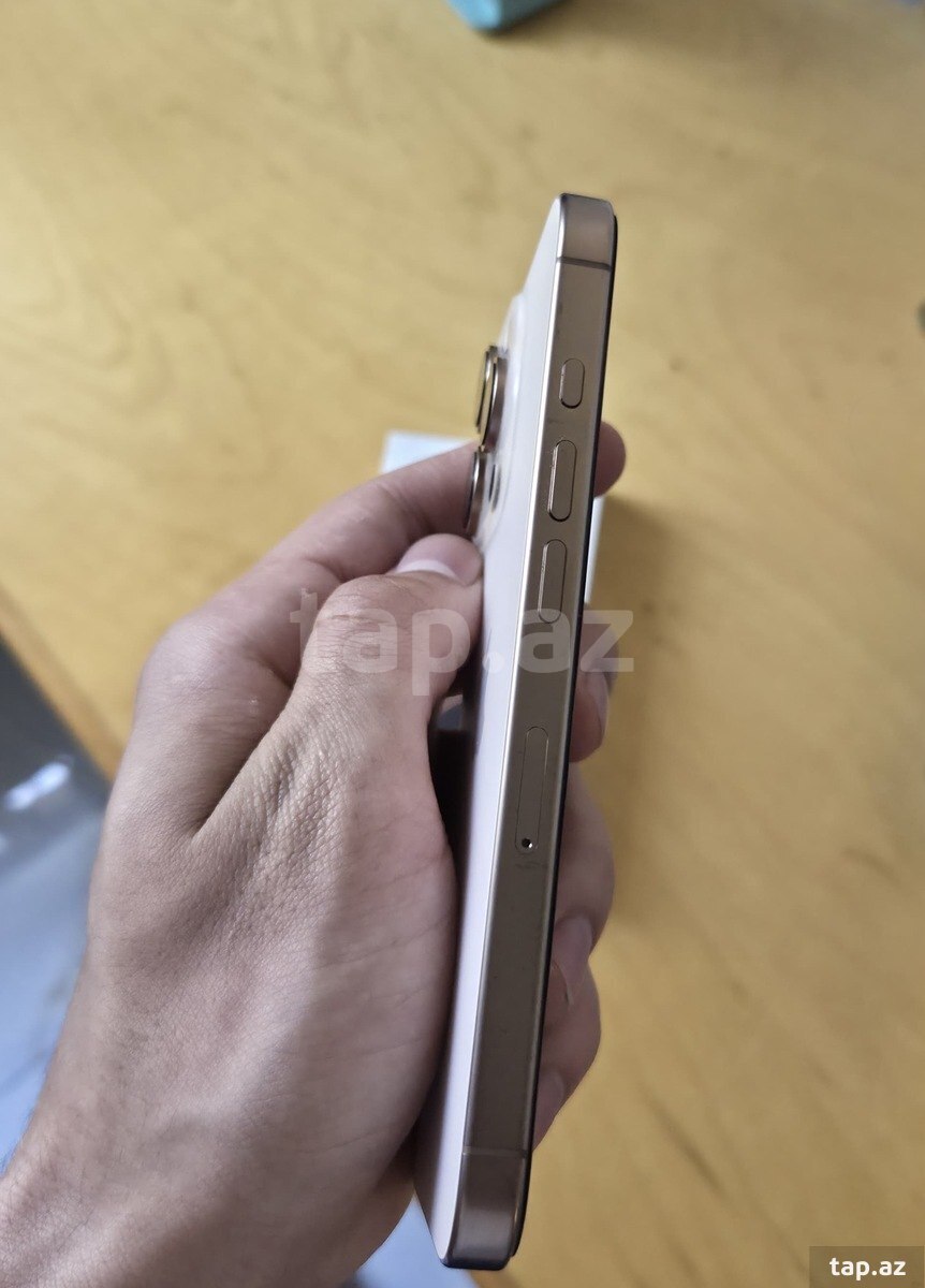 Apple iPhone 16 Pro Desert Titanium 128GB/8GB (4)