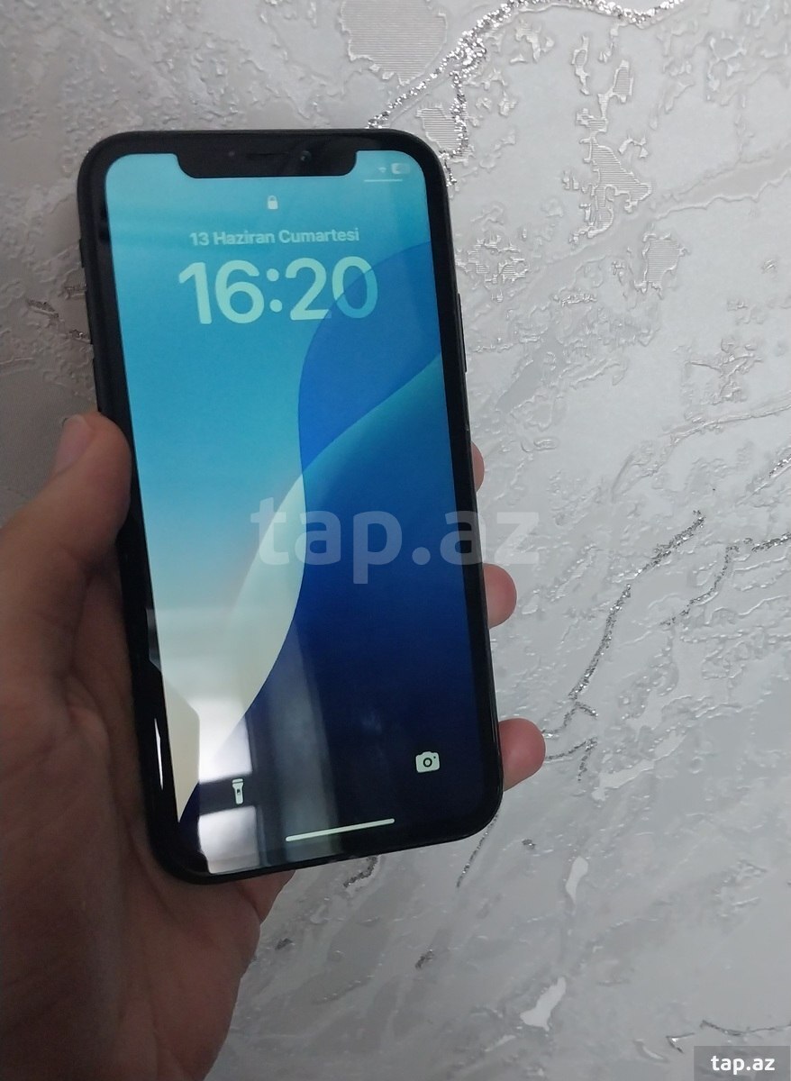 Apple iPhone XR Black 64GB/3GB (2)