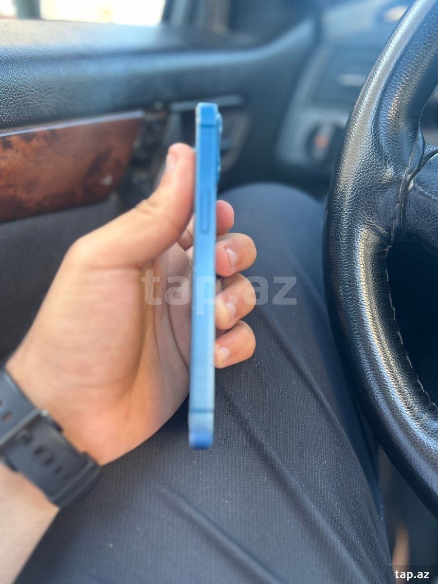 Apple iPhone 13 Blue 128GB/4GB (2)