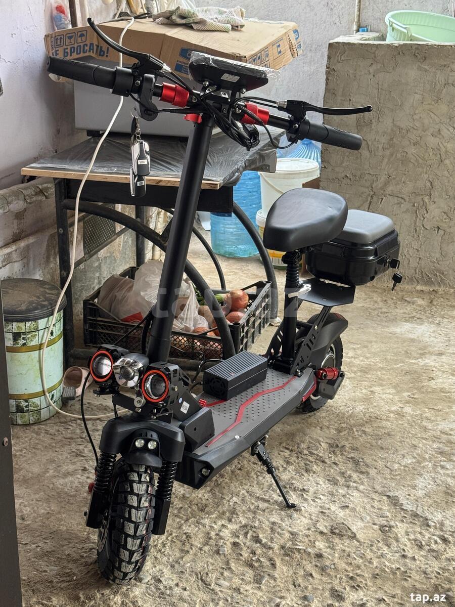 Skuter Kugo M4 (3)