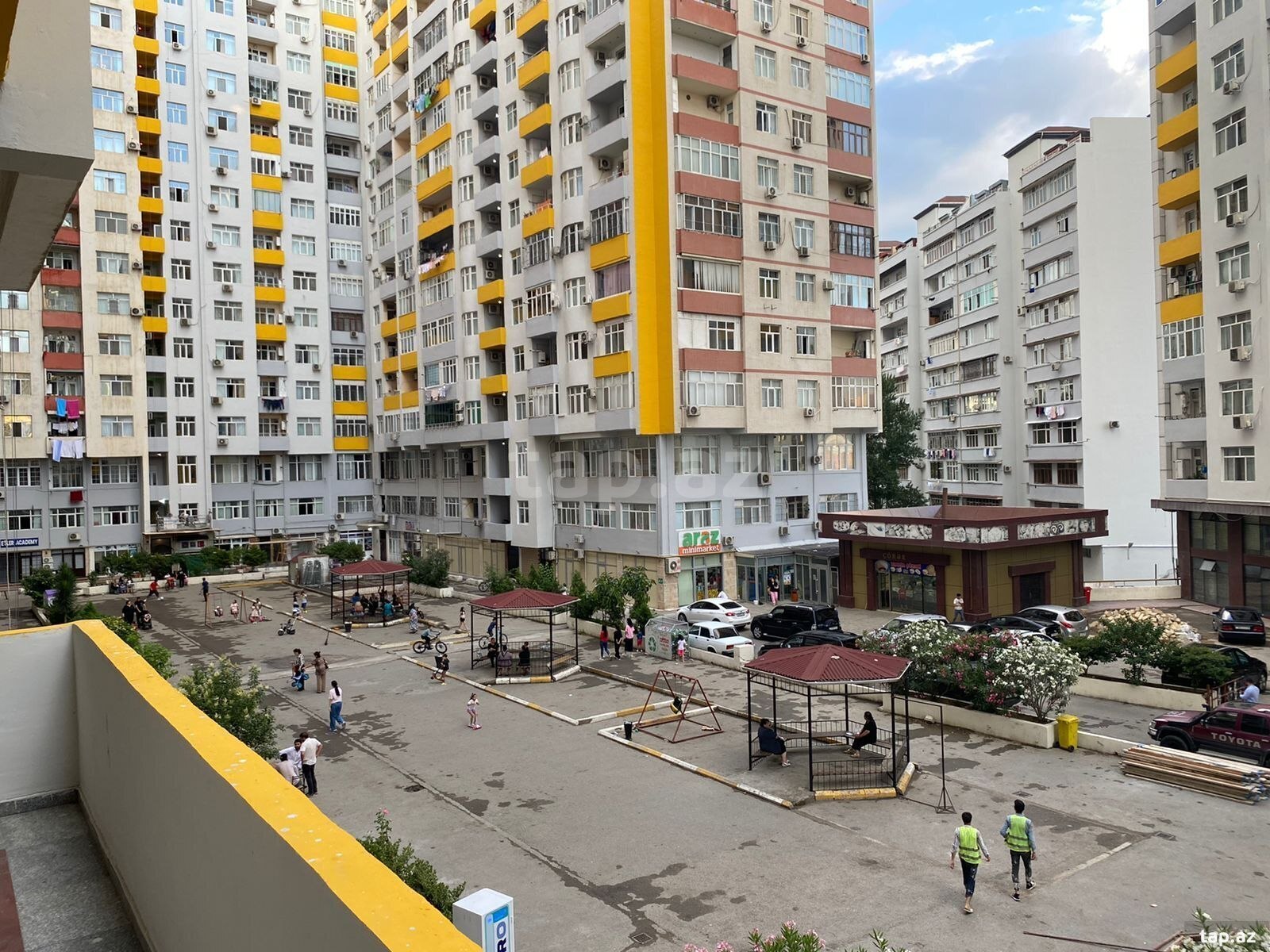 3-otaqlı yeni tikili, Alı Mustafayev küç., 93 m²