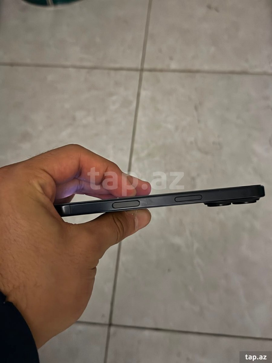Apple iPhone 16 Black 128GB/8GB (4)