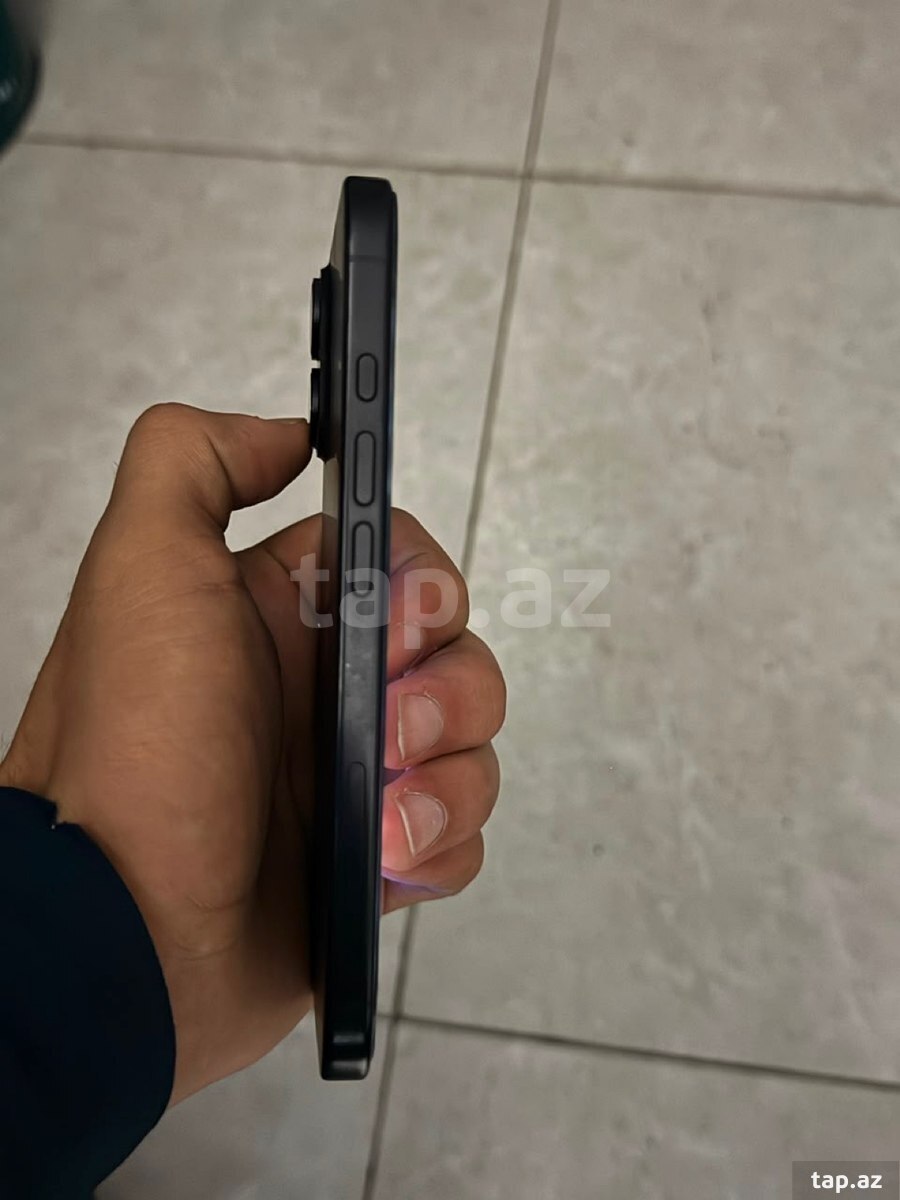 Apple iPhone 16 Black 128GB/8GB (6)