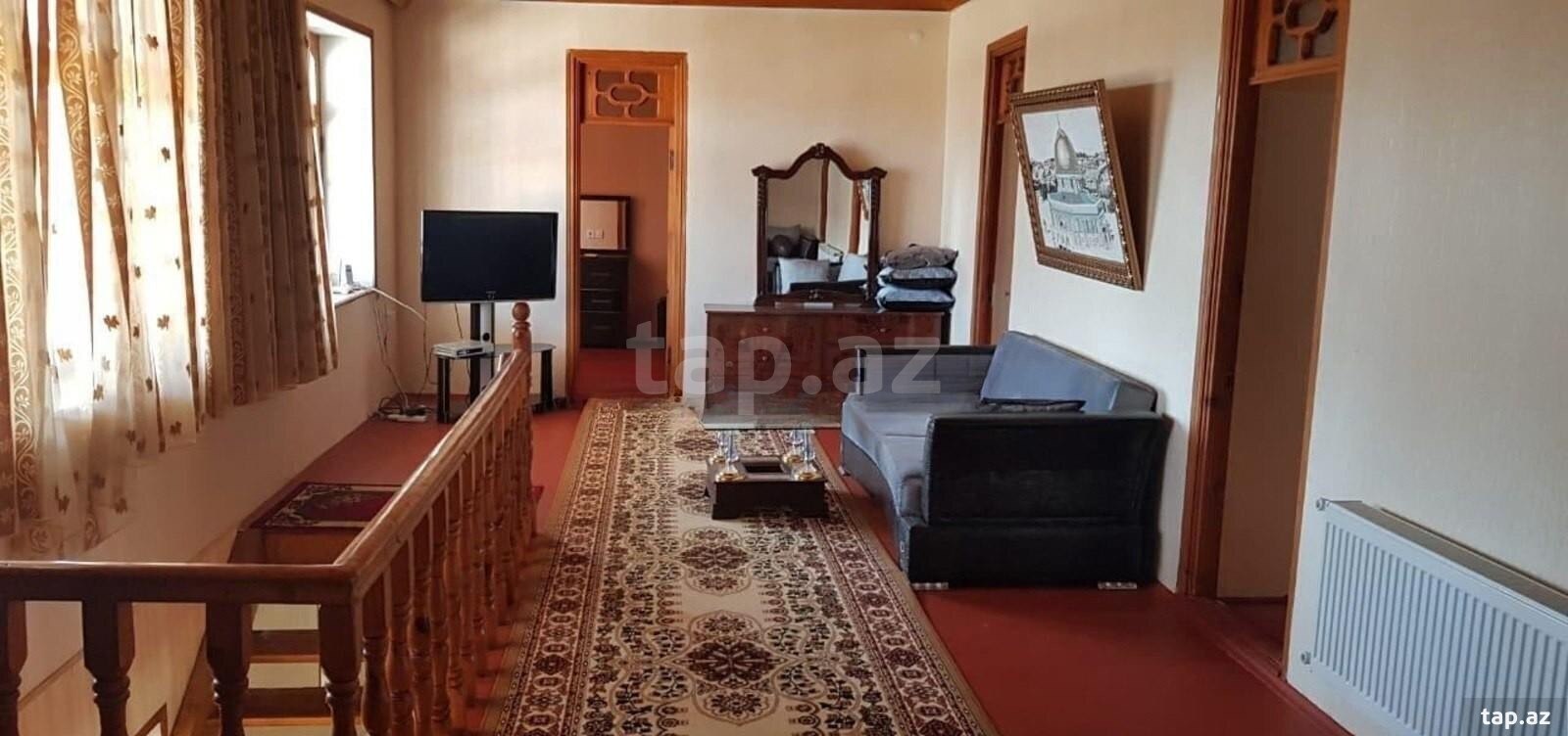 Həyət evi, Novxanı qəs. (19)