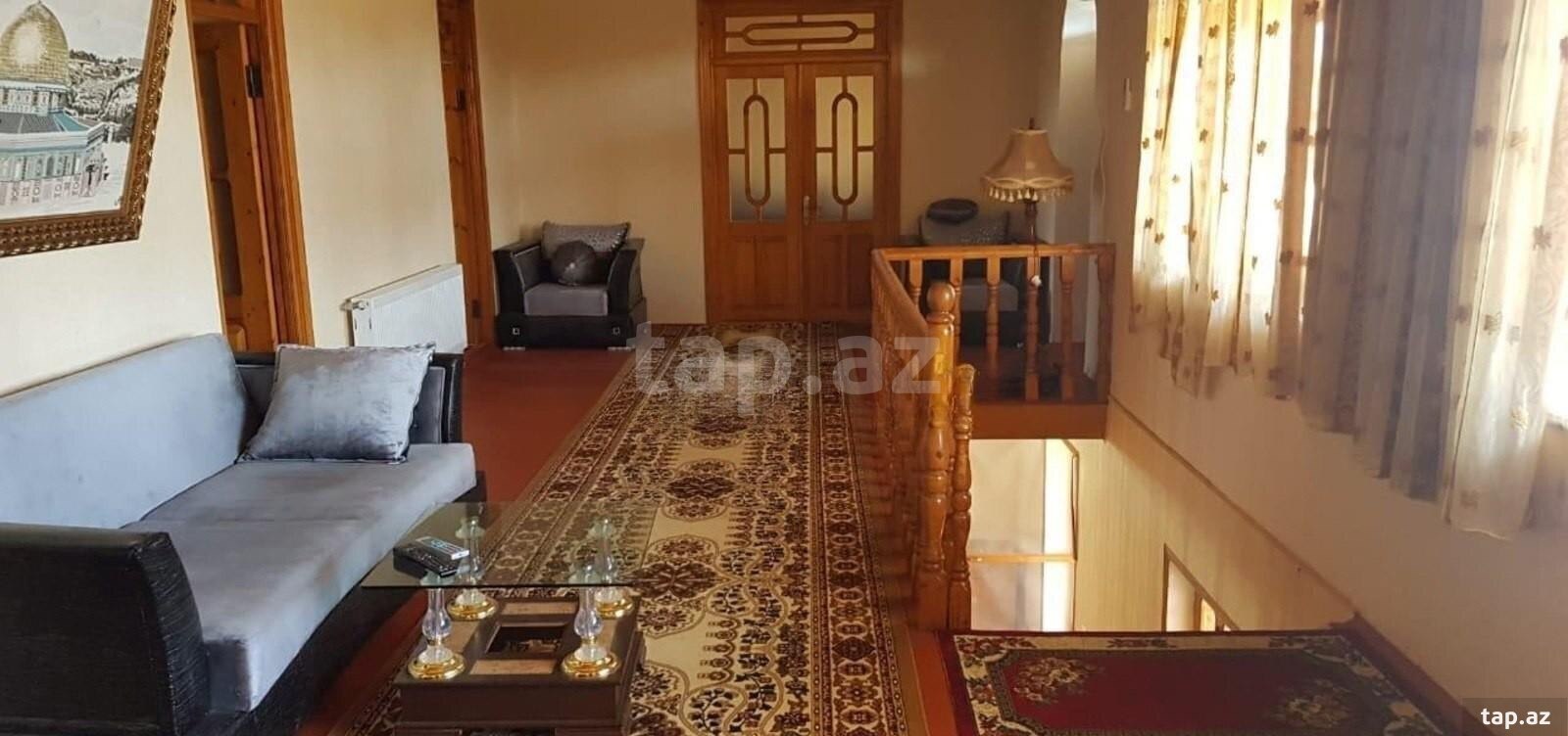 Həyət evi, Novxanı qəs. (12)