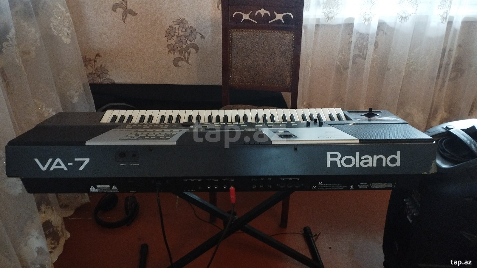 Sintezator Roland va7