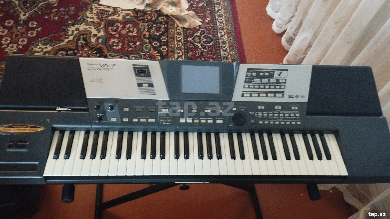 Sintezator Roland va7 (2)