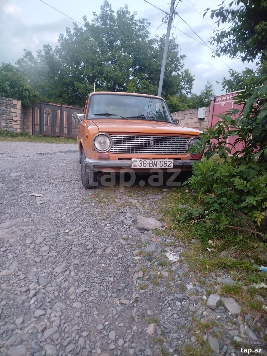 LADA (VAZ) 21011, 1985 il
