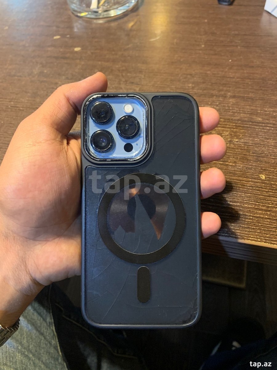 Apple iPhone XR Black 64GB/3GB (4)