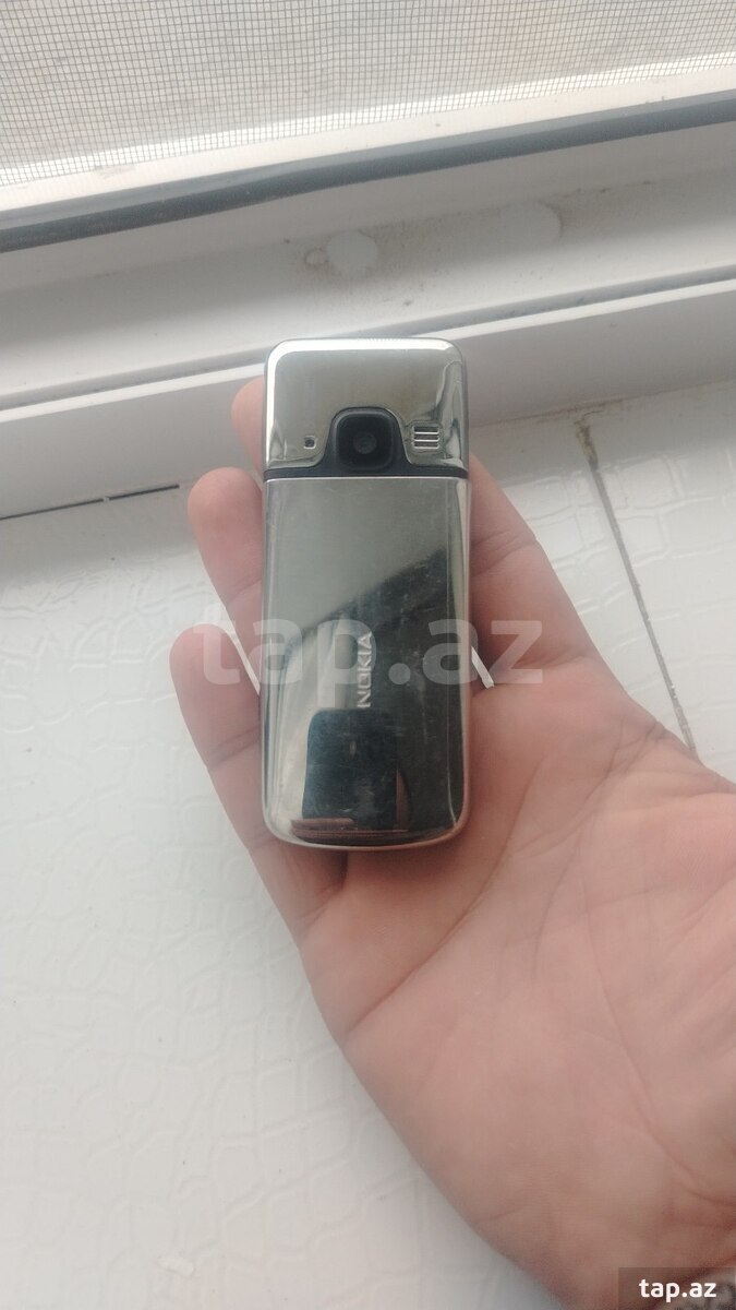 Nokia 6700 Black Metallic (2)