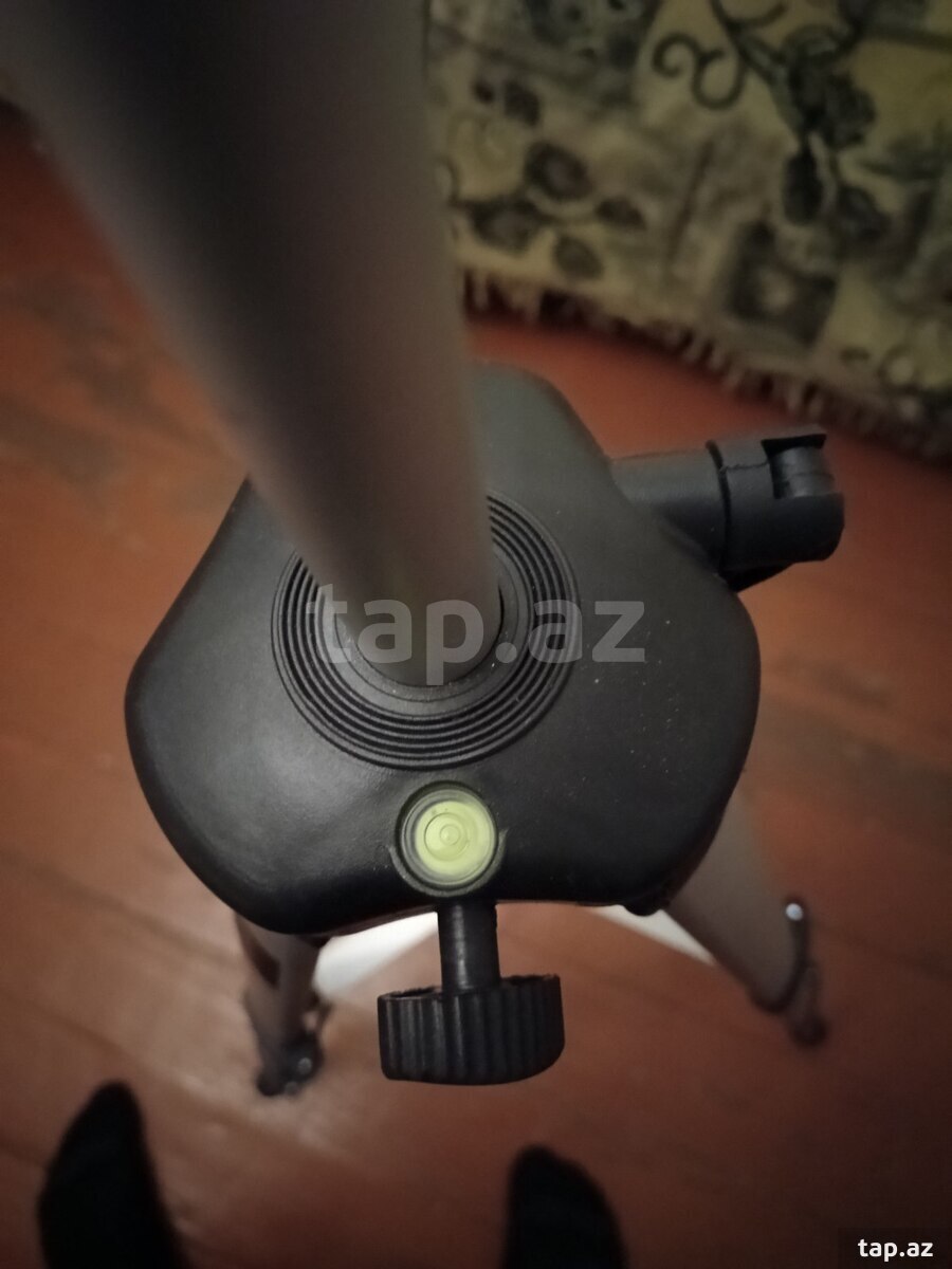 Tripod (2)