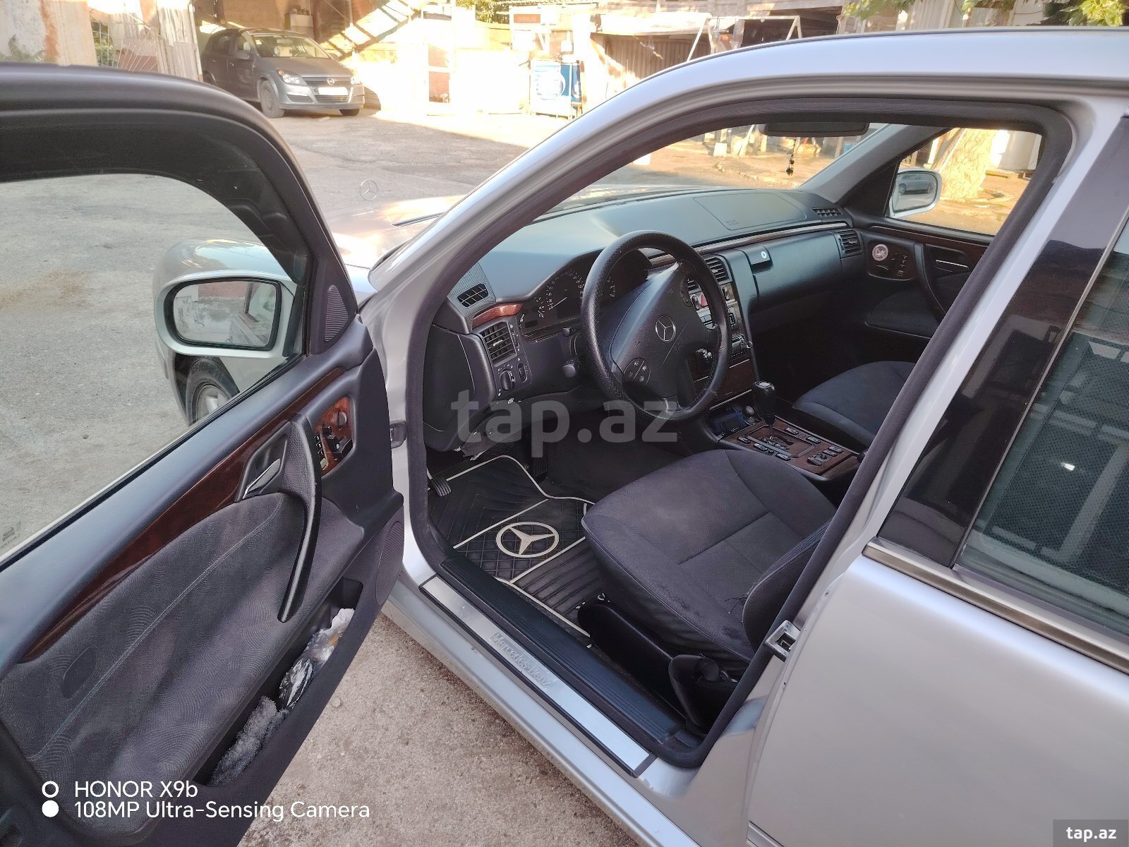 Mercedes E 260, 2001 il (8)