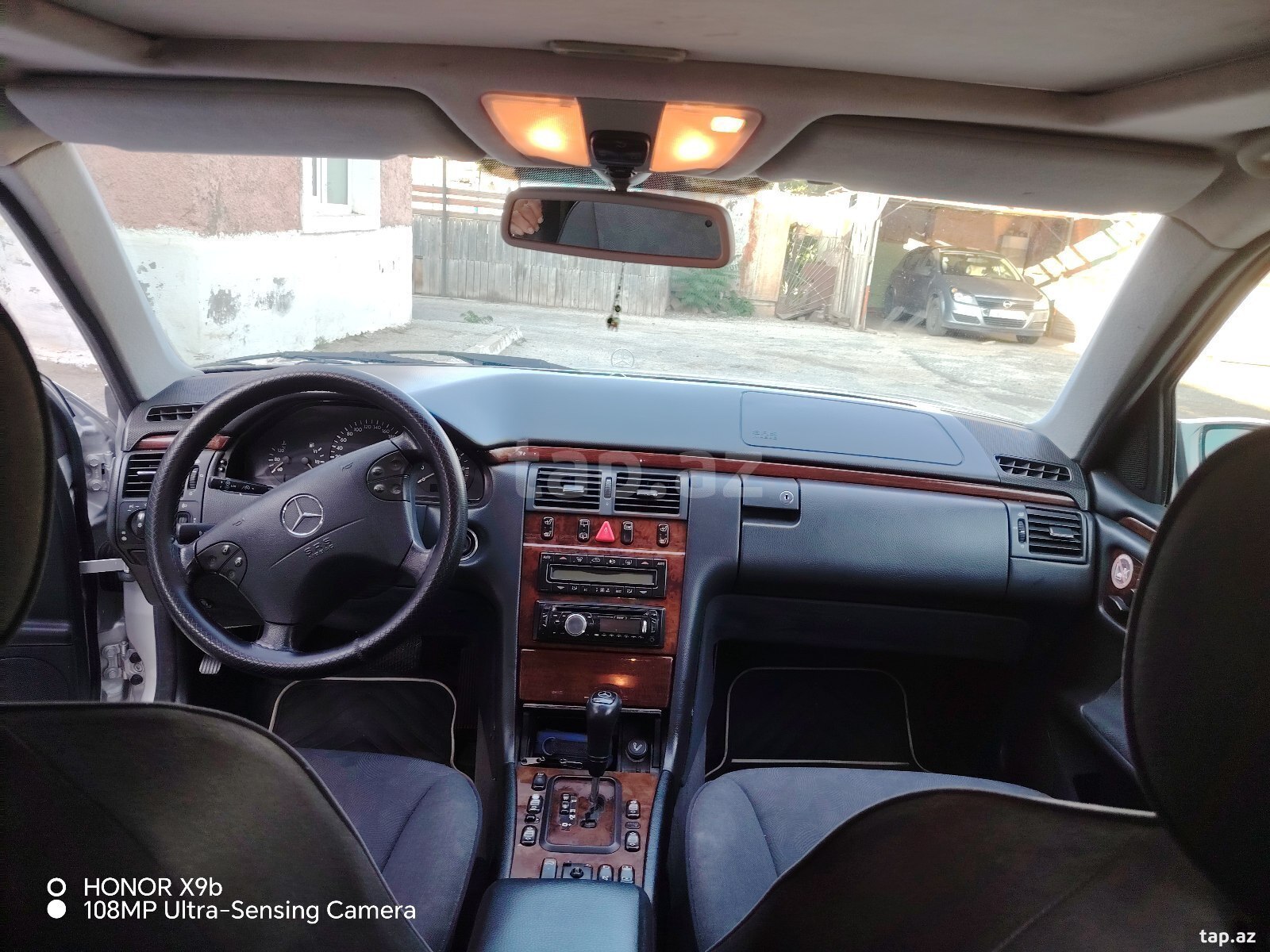 Mercedes E 260, 2001 il (13)