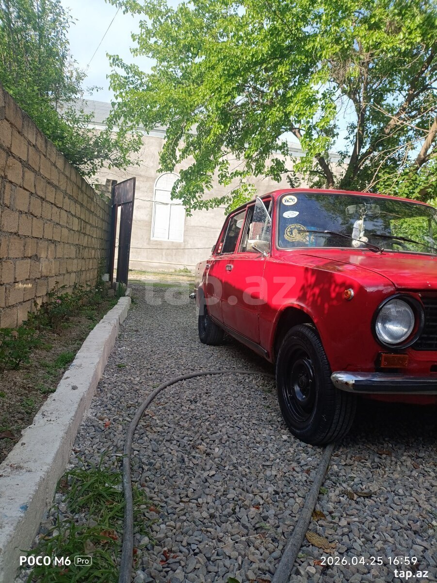 LADA (VAZ) 21011, 1975 il (2)