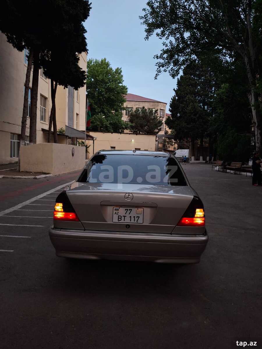 Mercedes C 230, 1999 il (8)