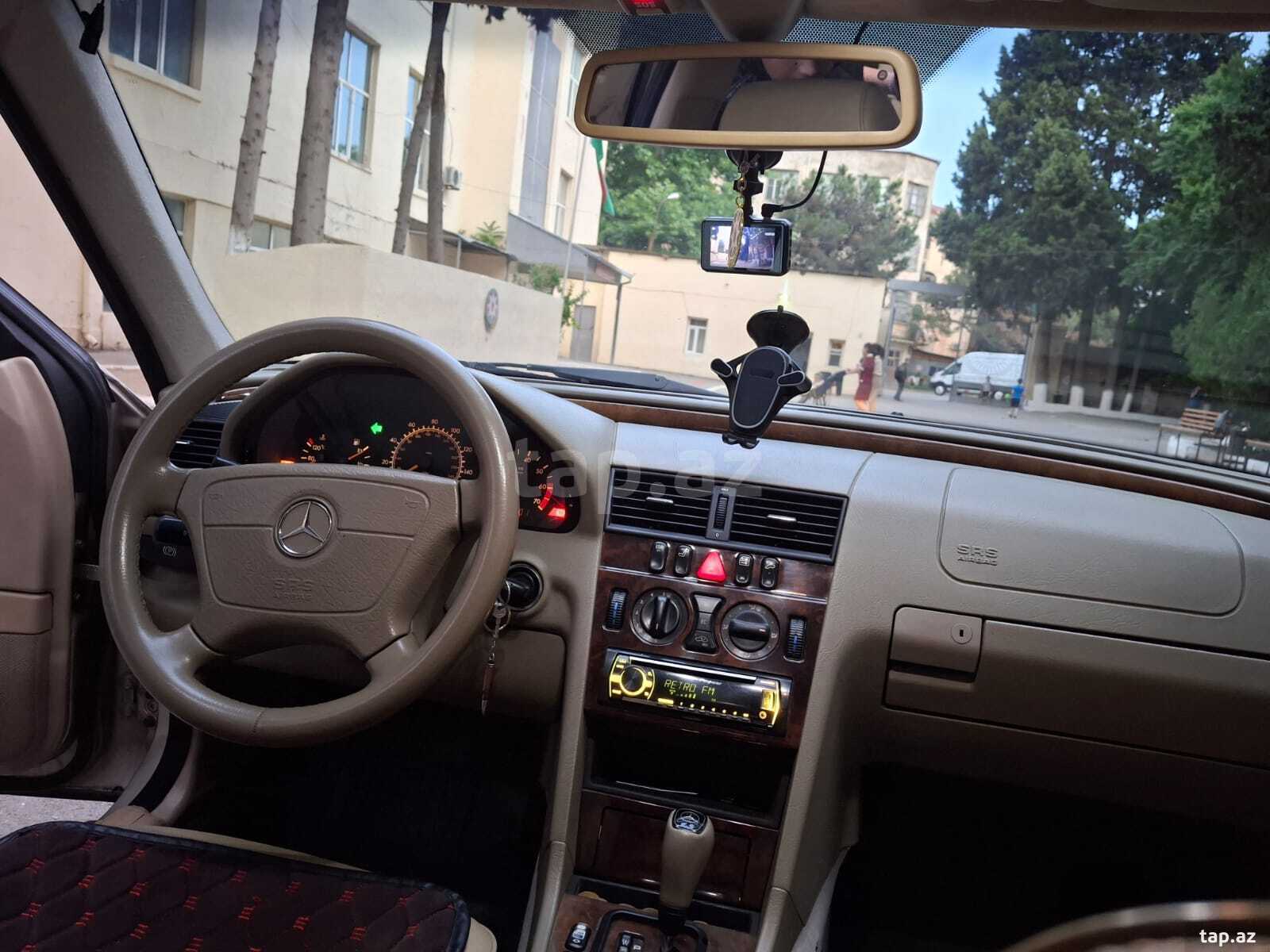Mercedes C 230, 1999 il (13)