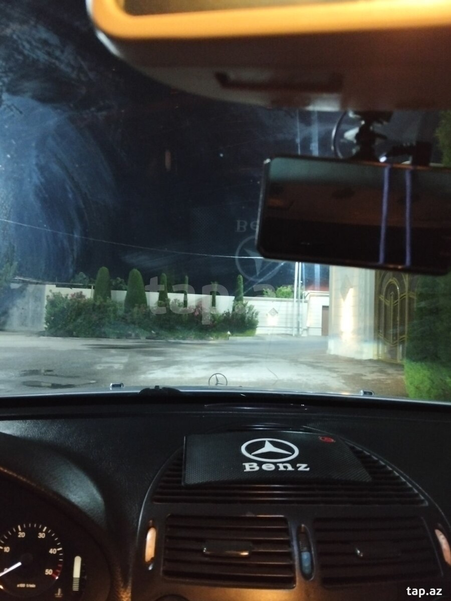 Mercedes E 270, 2002 il (13)