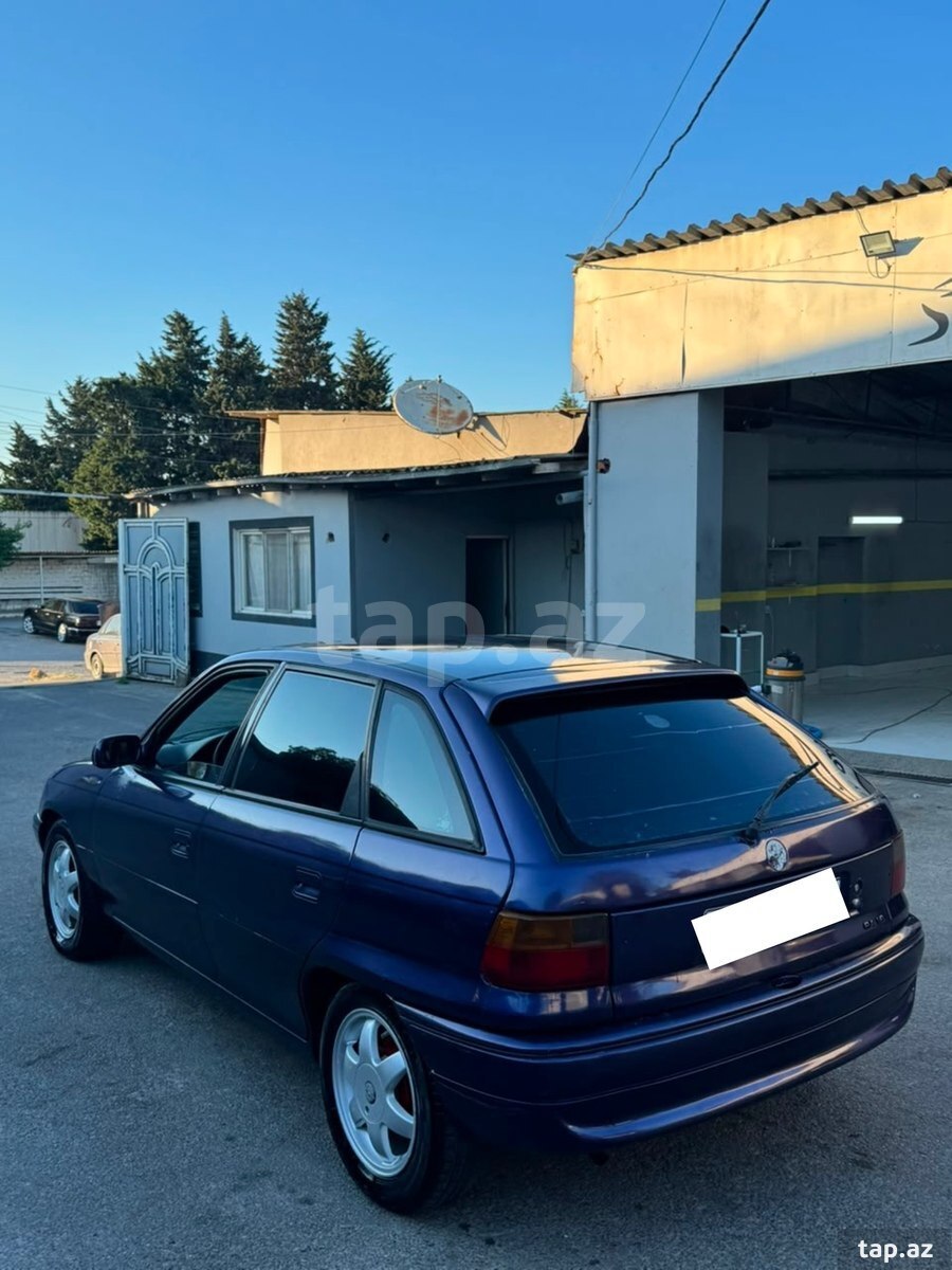 Opel Astra, 1995 il (4)