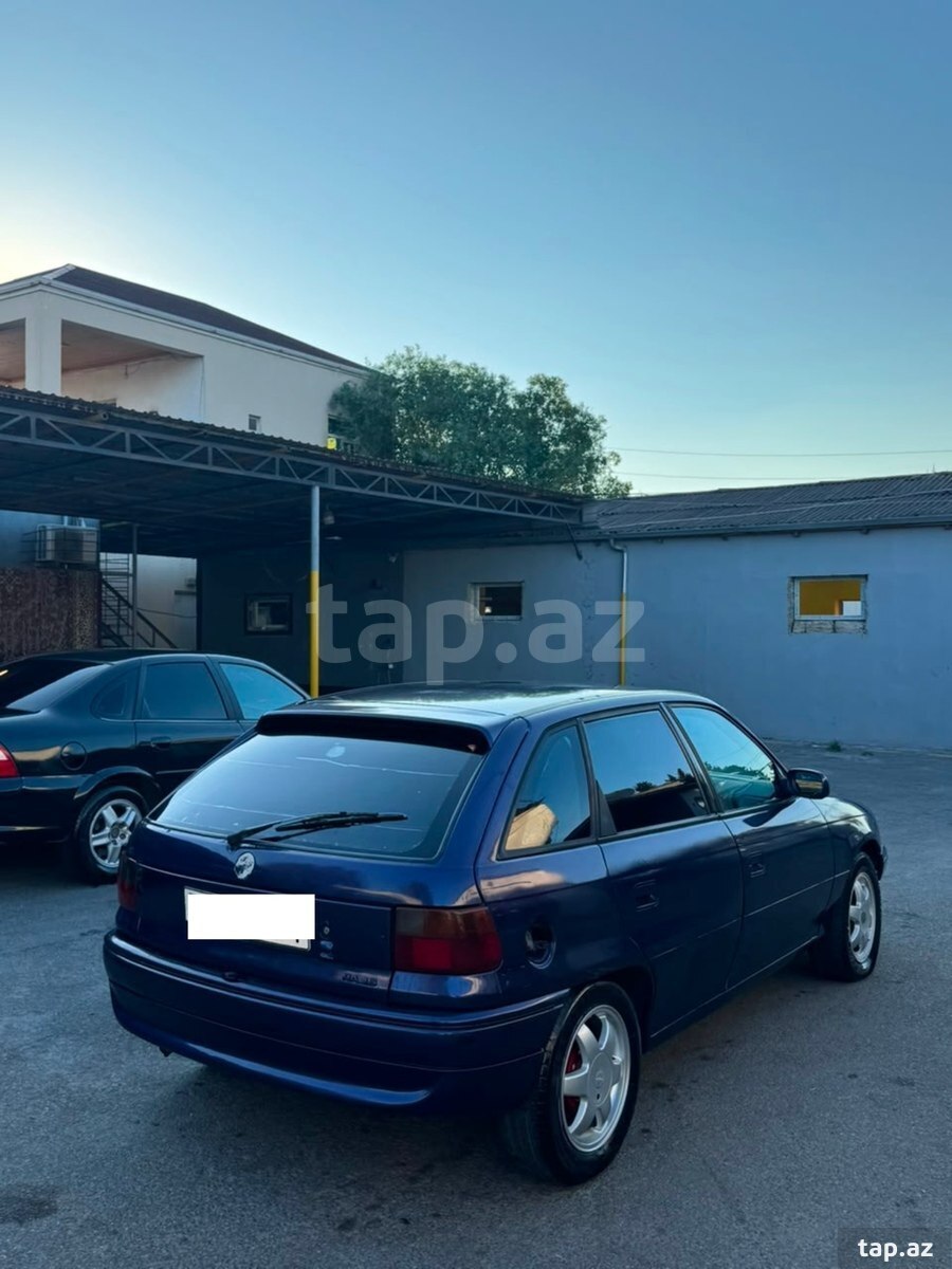 Opel Astra, 1995 il (3)