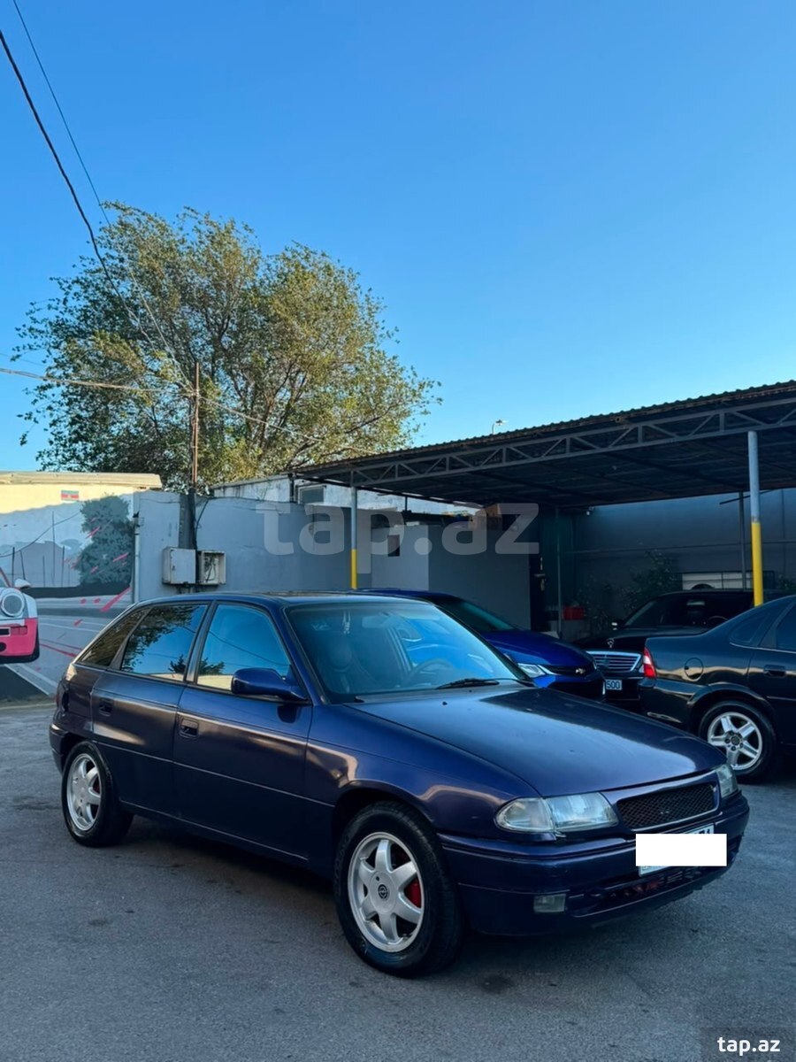 Opel Astra, 1995 il (2)