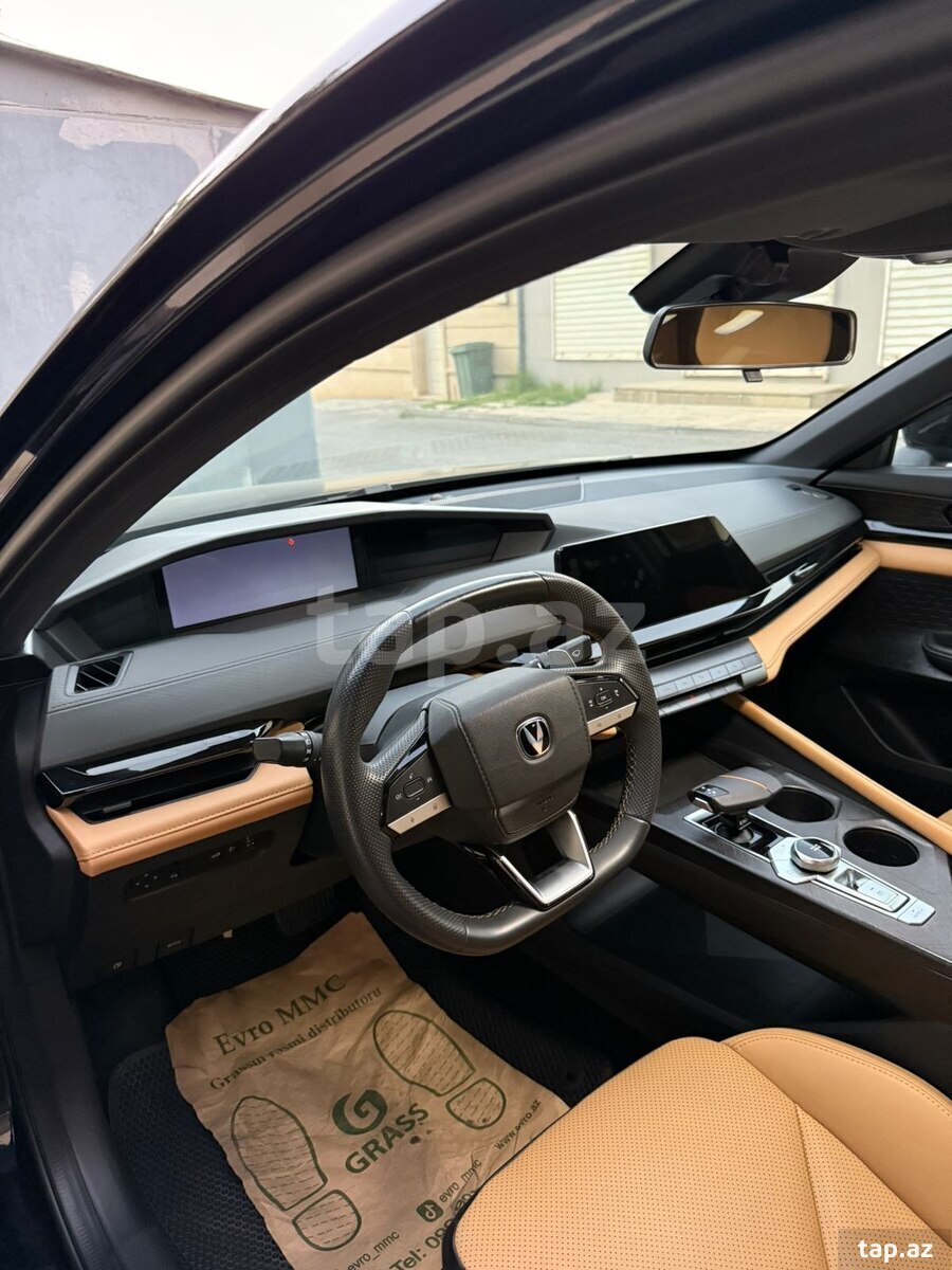 Changan Uni-V, 2023 il (9)