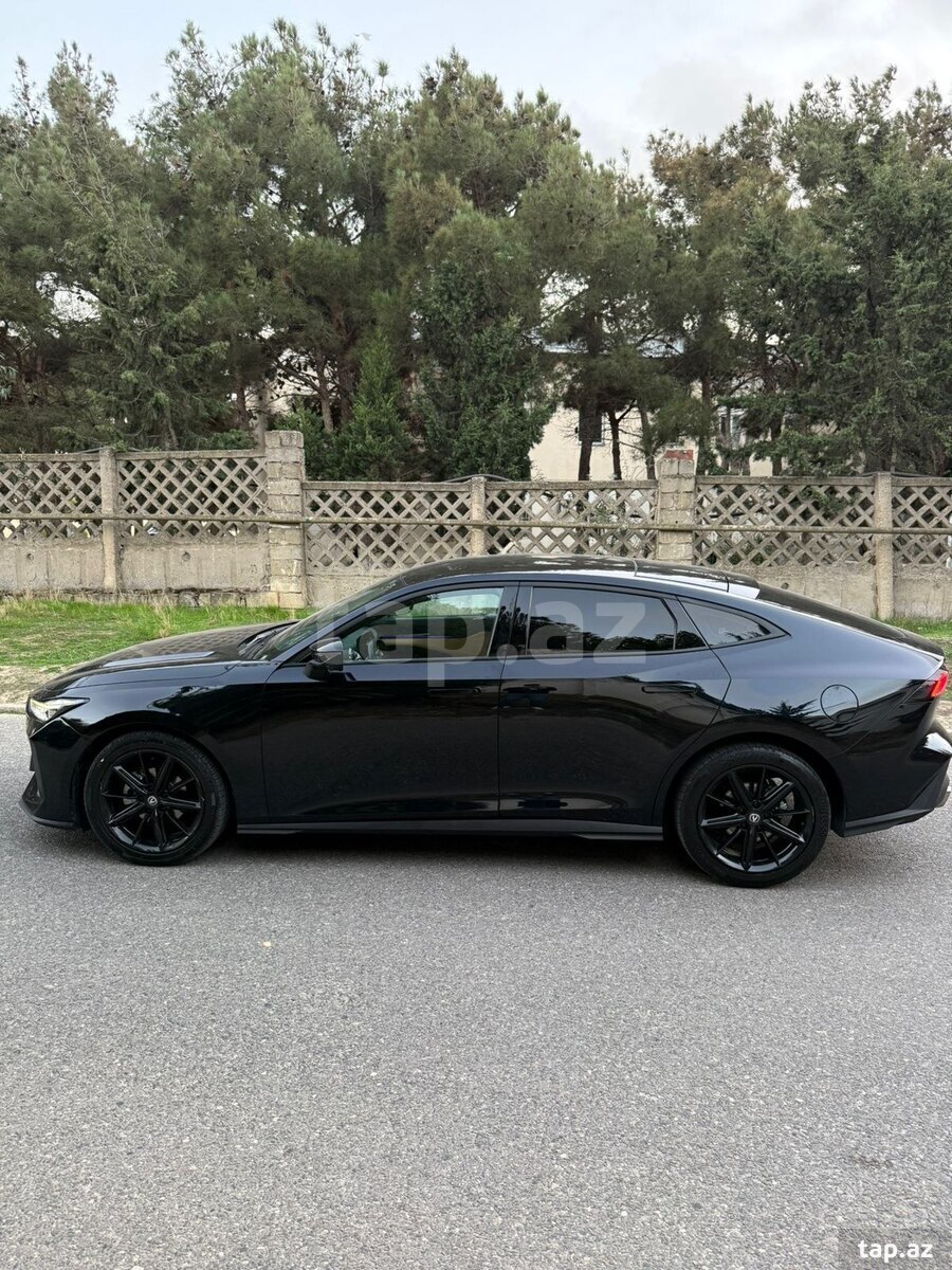 Changan Uni-V, 2023 il (4)