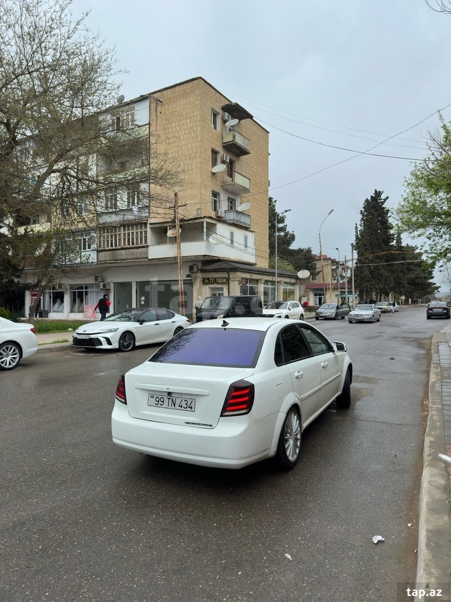 Daewoo Gentra, 2014 il (2)