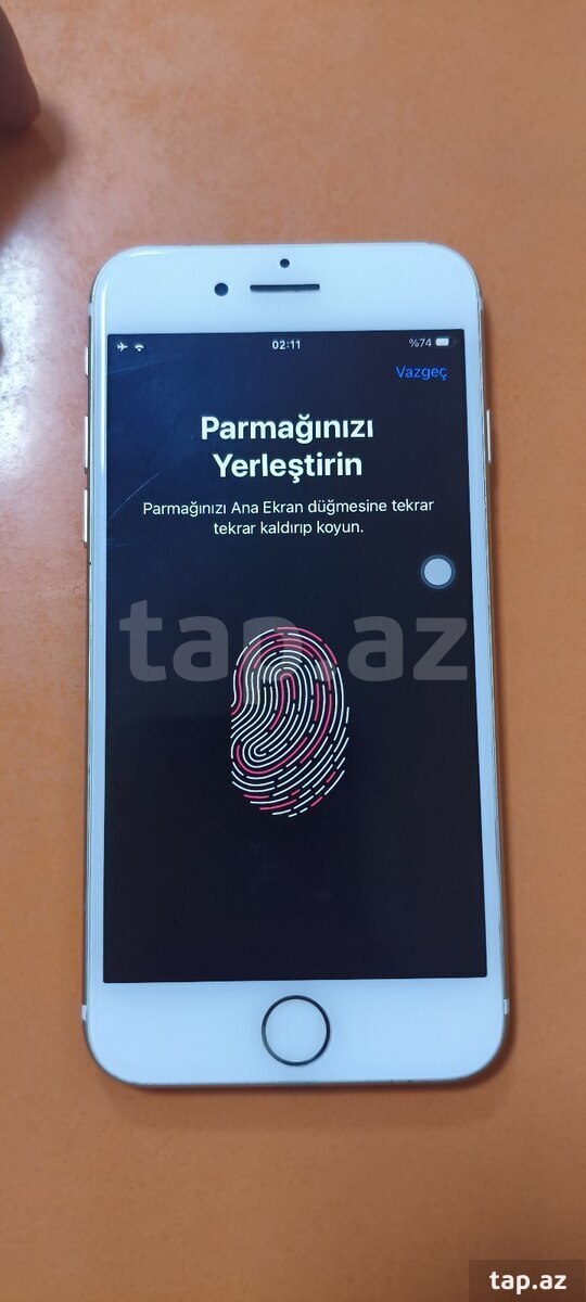 Apple iPhone 7 Gold 32GB (2)