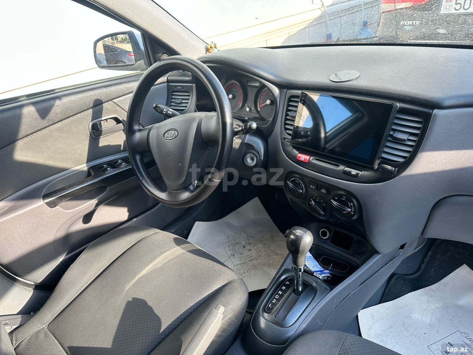 KIA Rio, 2011 il (7)