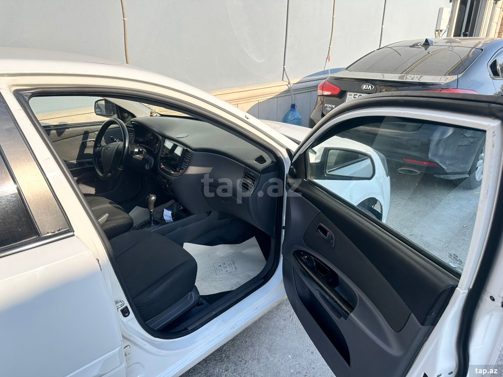 KIA Rio, 2011 il (12)