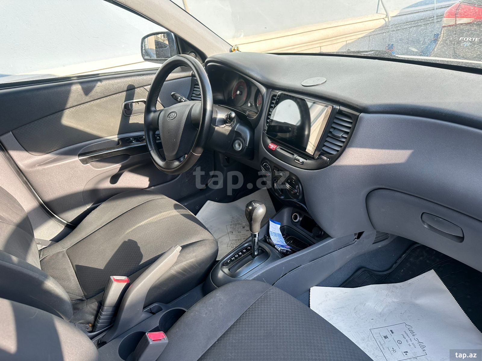 KIA Rio, 2011 il (9)
