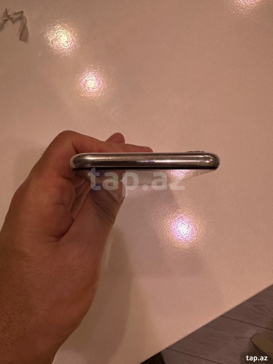 Apple iPhone X Silver 64GB/3GB (5)