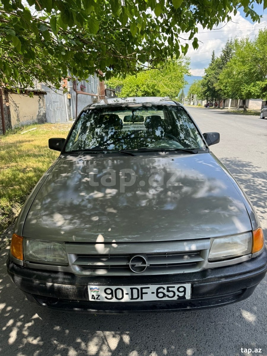 Opel Astra, icarəsi